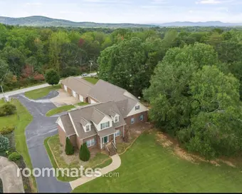 Room for rent in Greenville SC $900, house