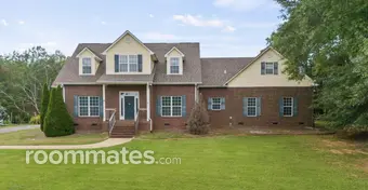 Room for rent in Greenville SC $900, house