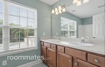 Room for rent in Greenville SC $900, house