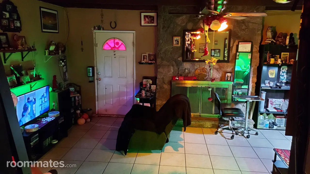 Profile photo 5 of 6