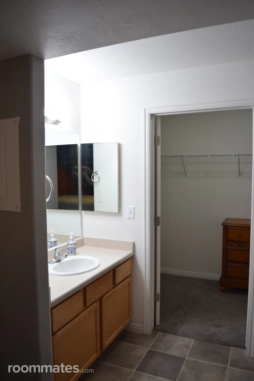 Profile photo 4 of 11