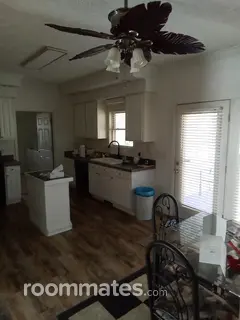 Room for rent in Asheville, NC $500, house