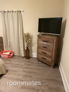 Room for rent in High Point, NC $725, house