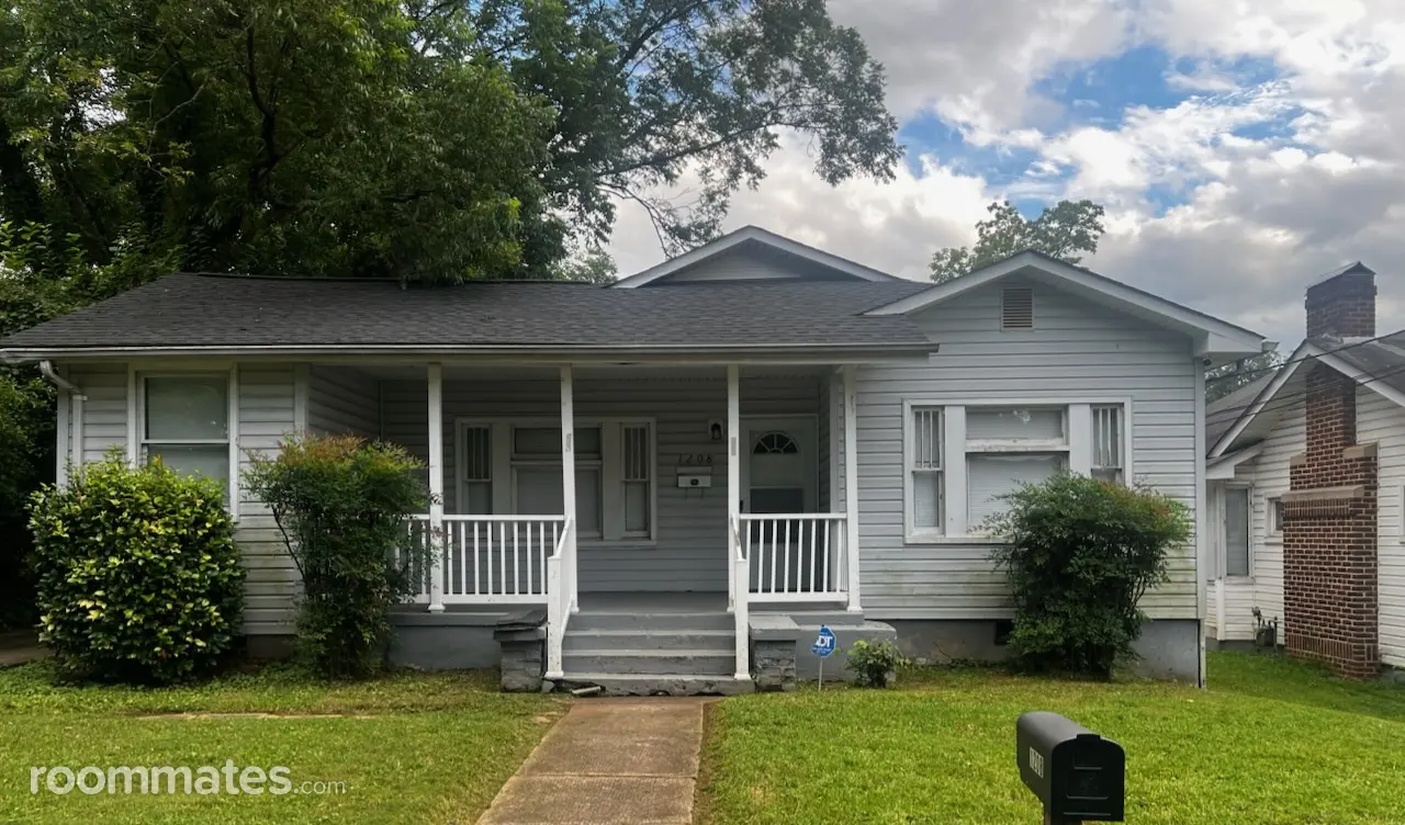 Profile photo 3 of 6