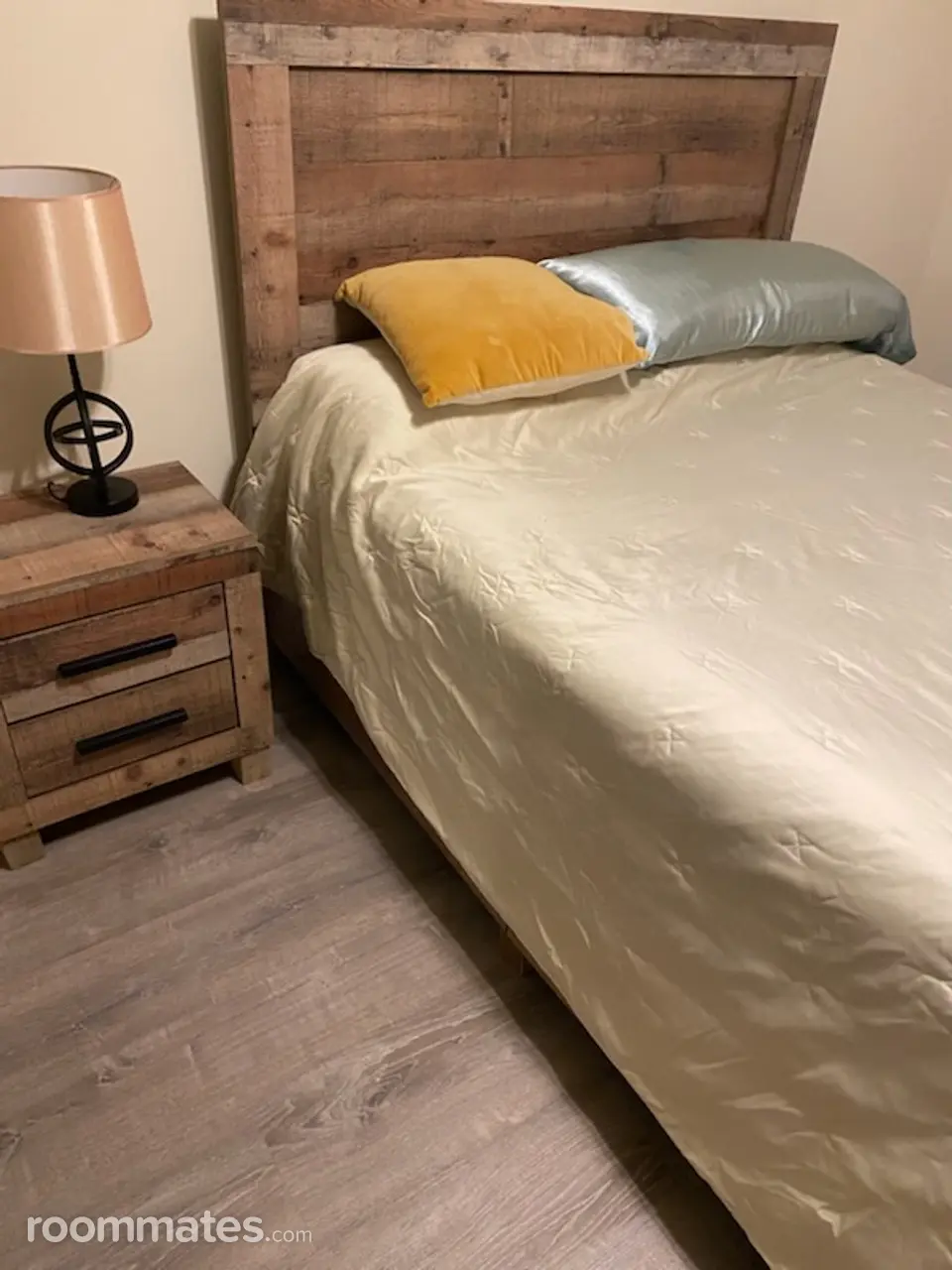 Profile photo 1 of 6