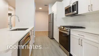 Room for rent in Woodland Hills, CA $2000, apartment