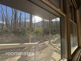 Room for rent in Burnsville, NC $800, house
