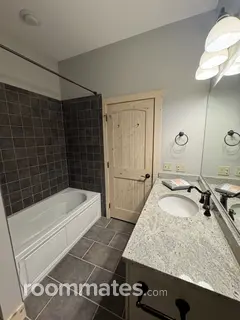 Room for rent in Burnsville, NC $800, house