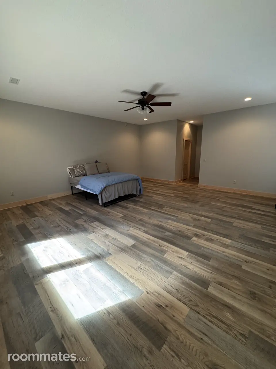 Profile photo 3 of 7