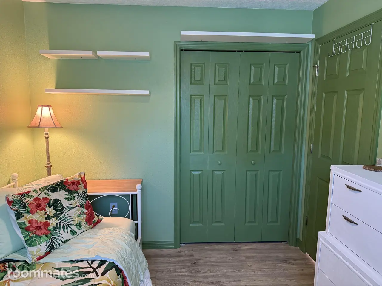 Profile photo 4 of 8