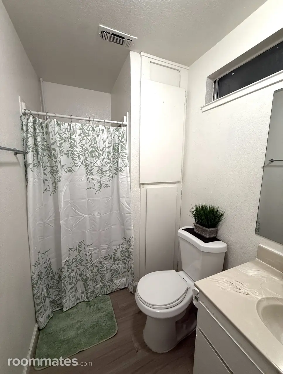 Profile photo 2 of 6