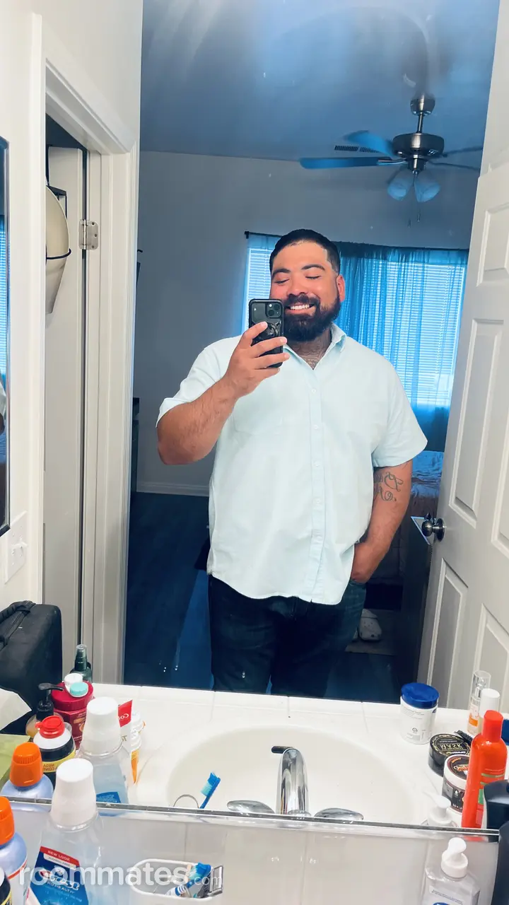 Profile photo 4 of 4