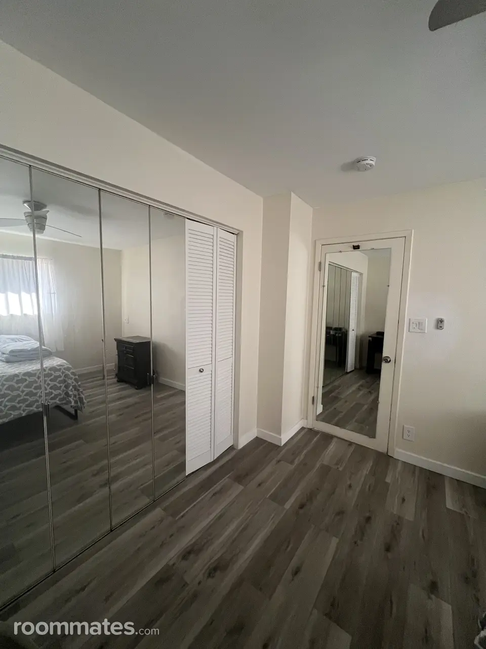 Profile photo 7 of 10