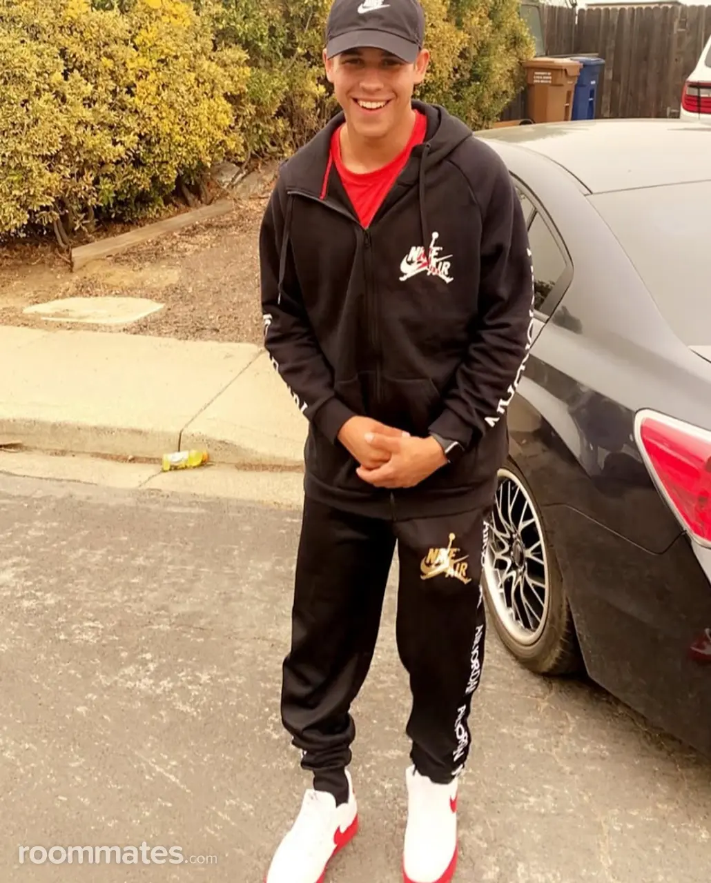 Profile photo 7 of 8