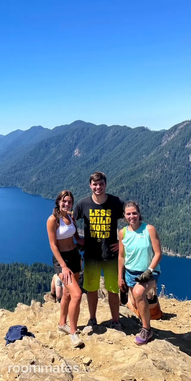 Profile photo 11 of 14