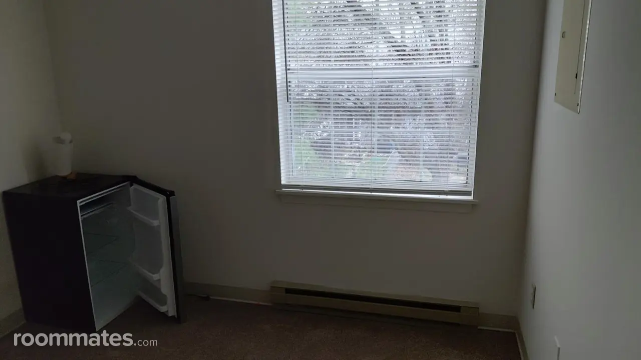 Profile photo 3 of 10