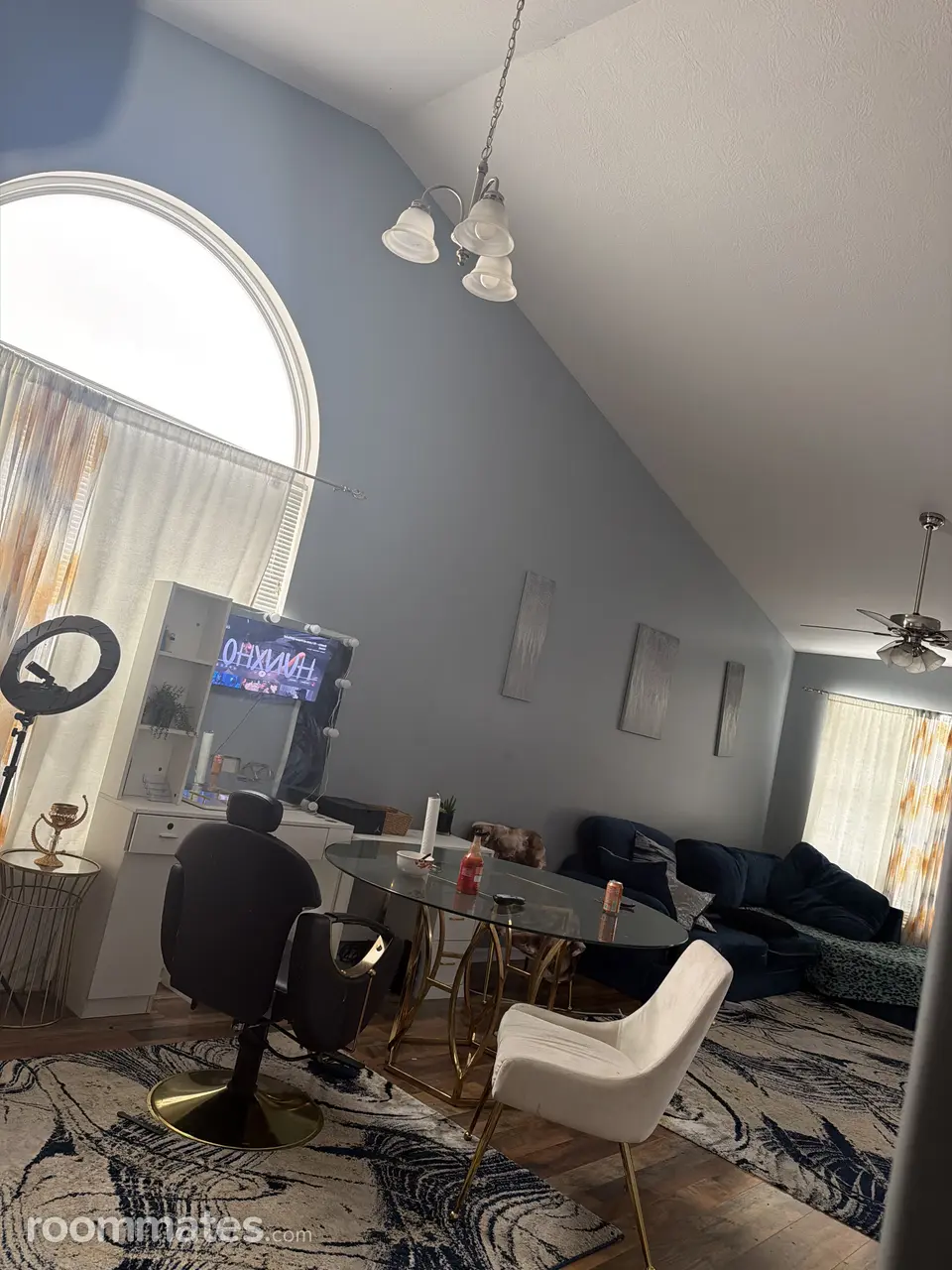 Profile photo 9 of 11