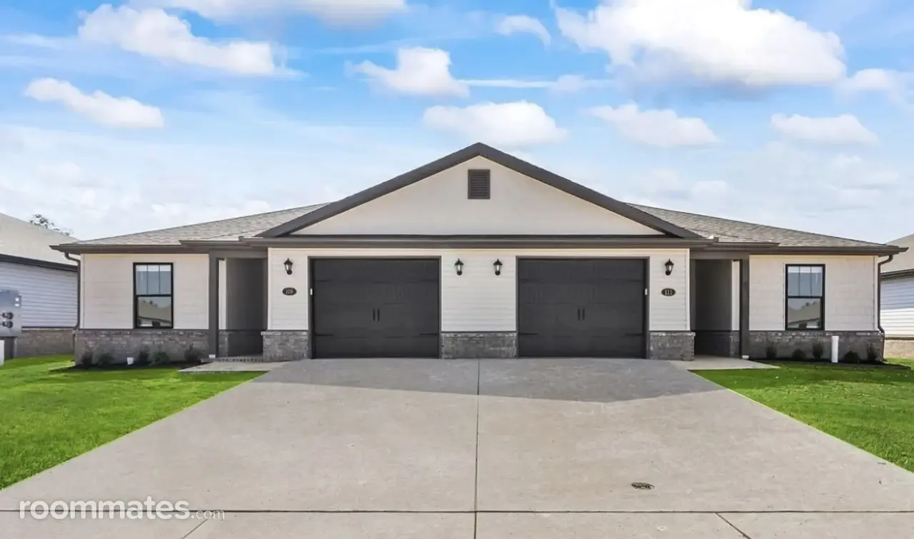 Profile photo 1 of 4