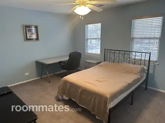 Room for rent in Wheeling, IL $1200, condo