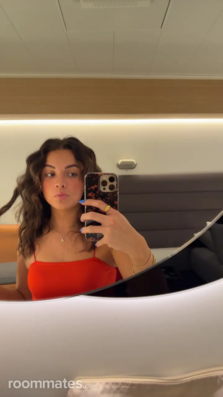 Profile photo 9 of 9