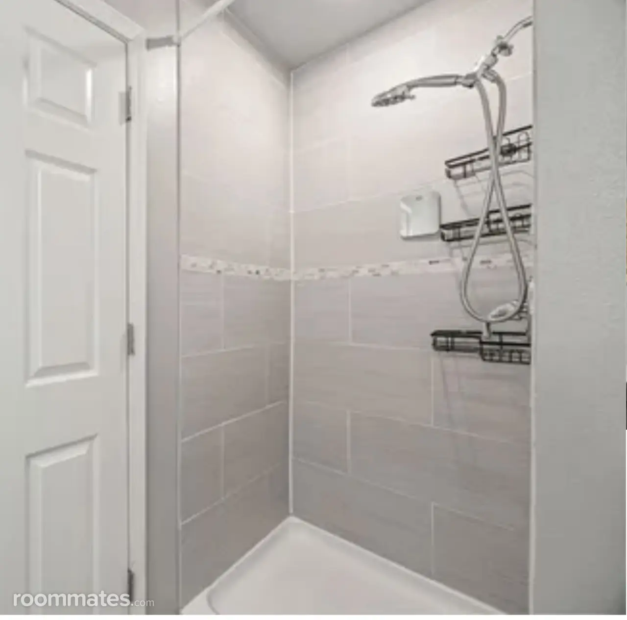 Profile photo 3 of 6