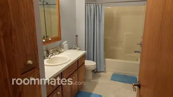 Room for rent in South St. Paul, MN $1000, townhouse