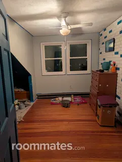 Room for rent in West Warwick, RI $1000, house