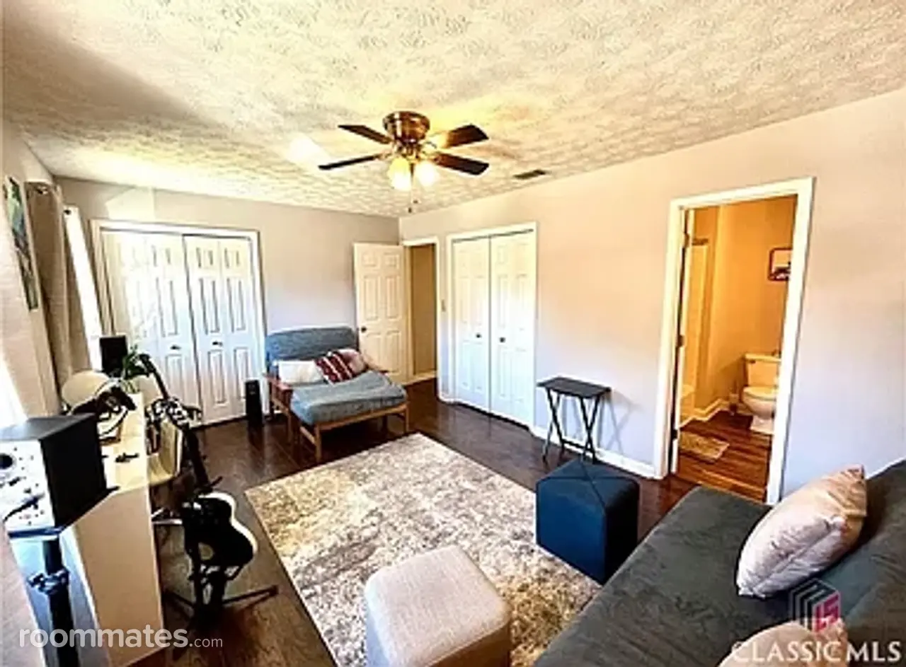 Profile photo 2 of 11