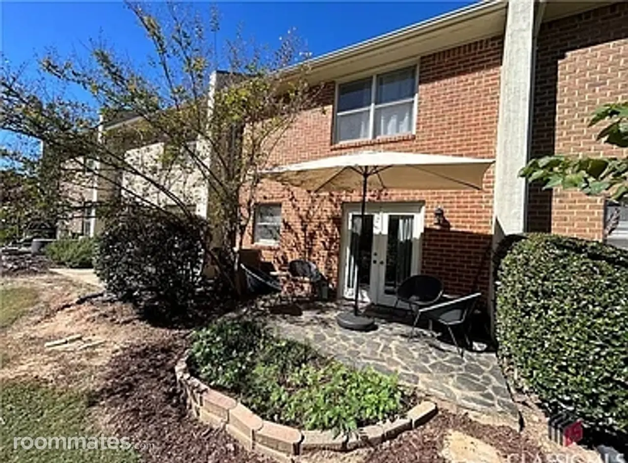 Profile photo 6 of 11