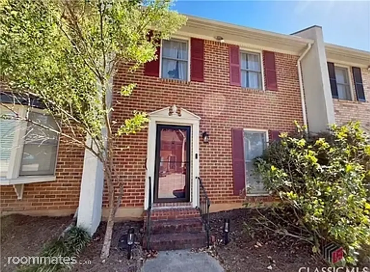 Profile photo 3 of 11