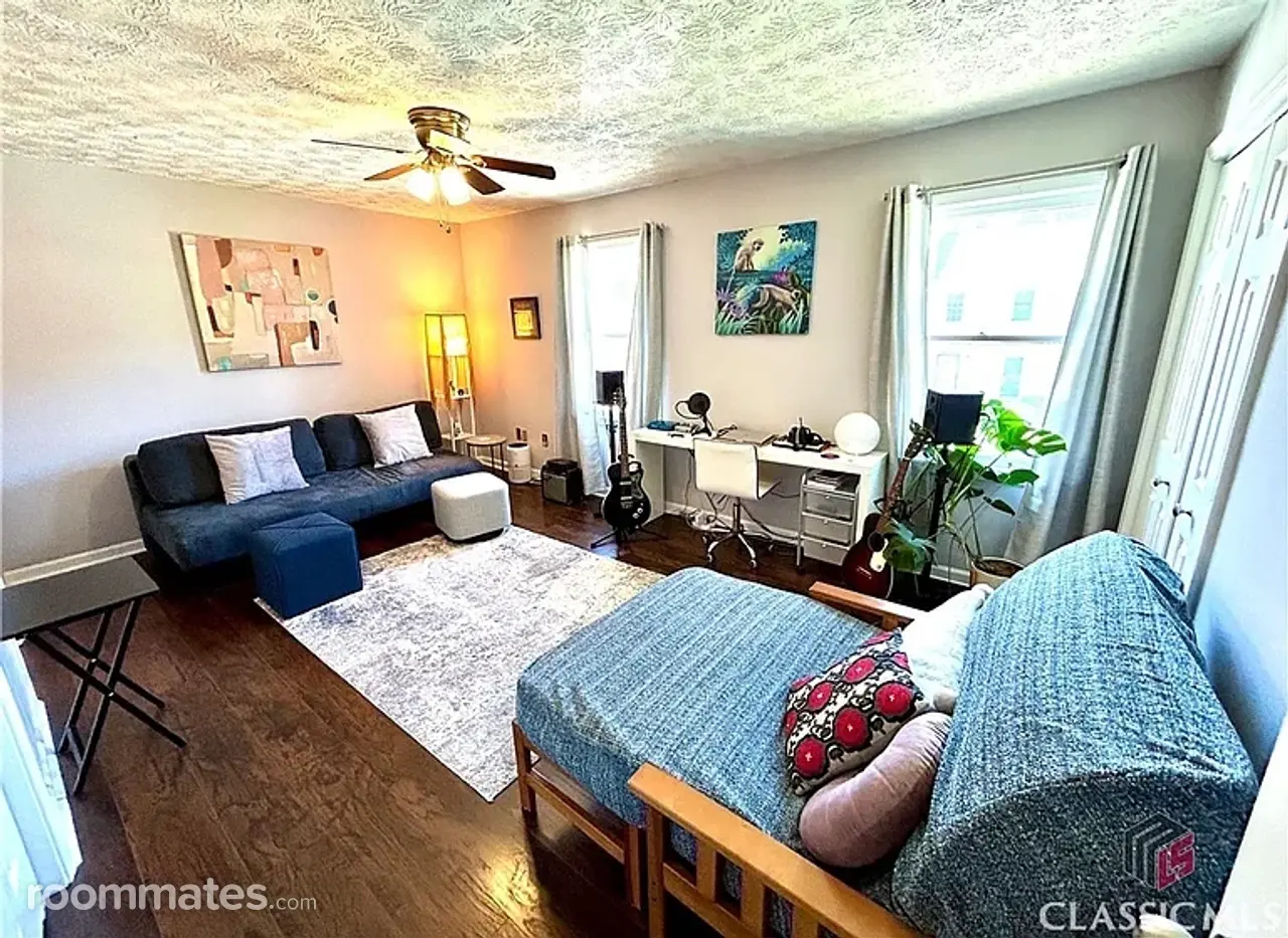 Profile photo 8 of 11