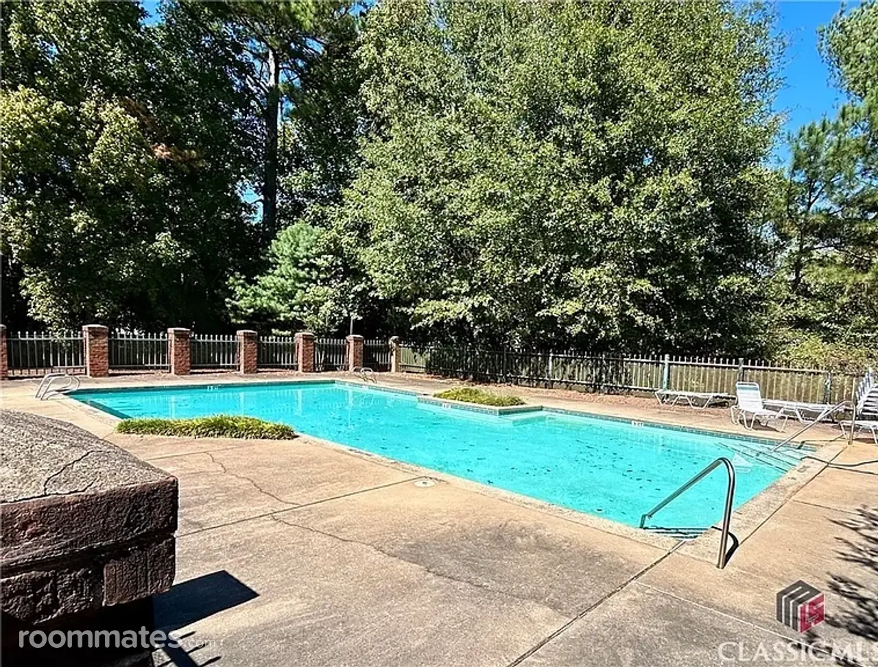 Profile photo 9 of 11