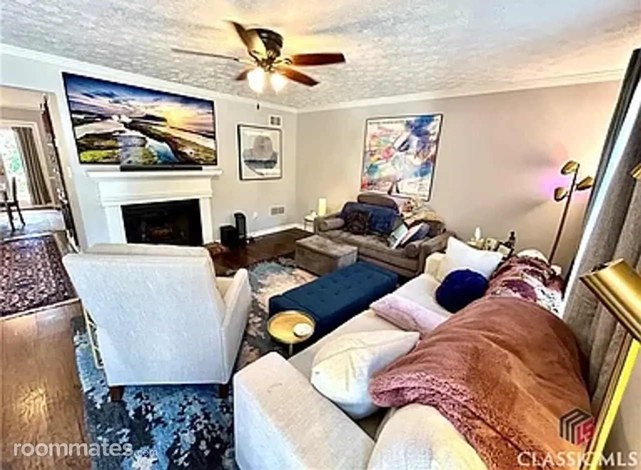 Profile photo 4 of 11