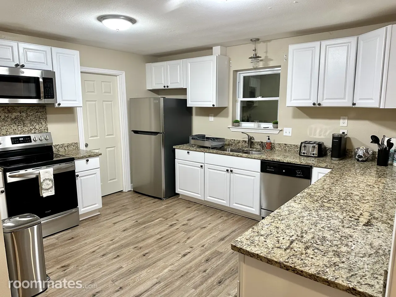 Profile photo 7 of 11