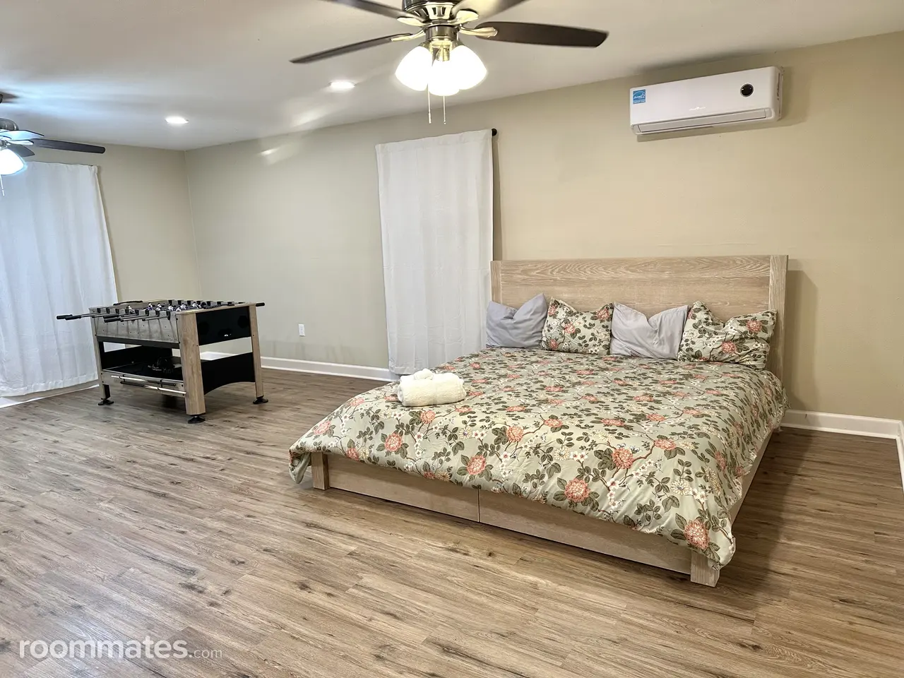 Profile photo 1 of 11