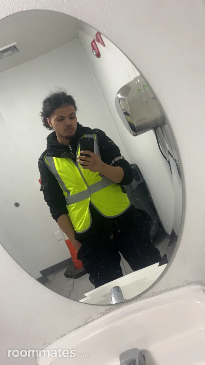 Profile photo 4 of 4