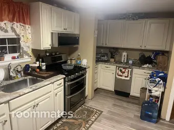Room for rent in Hartford, CT $800, house