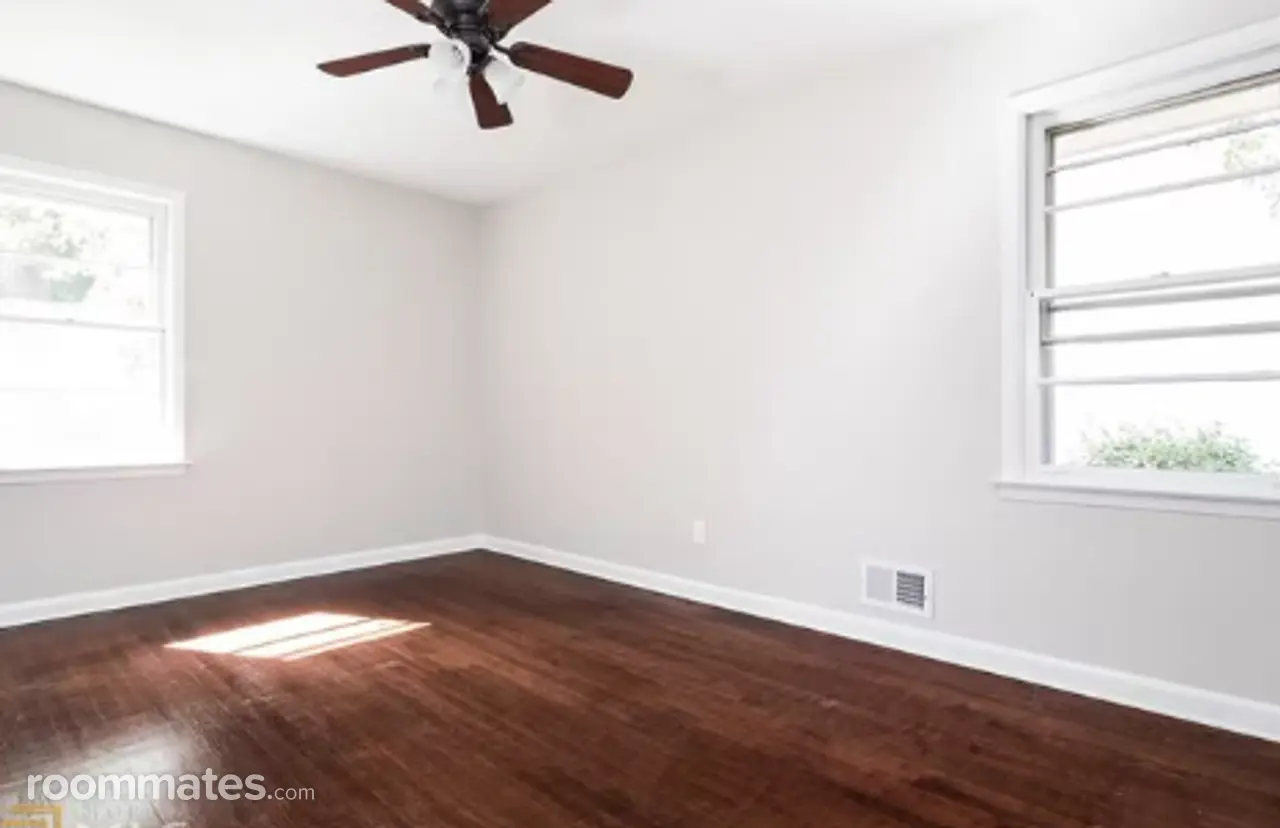 Profile photo 4 of 6