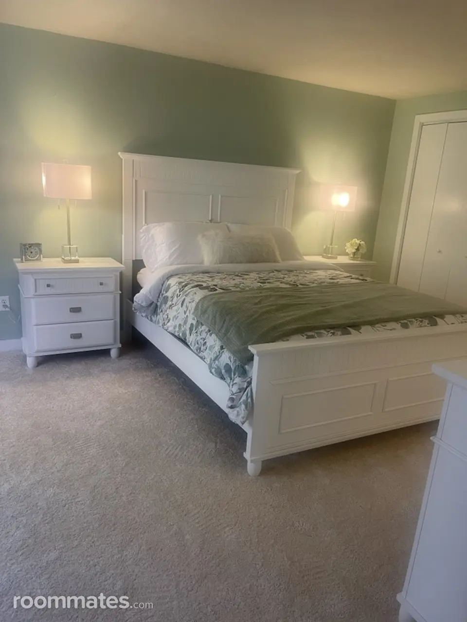 Profile photo 1 of 4