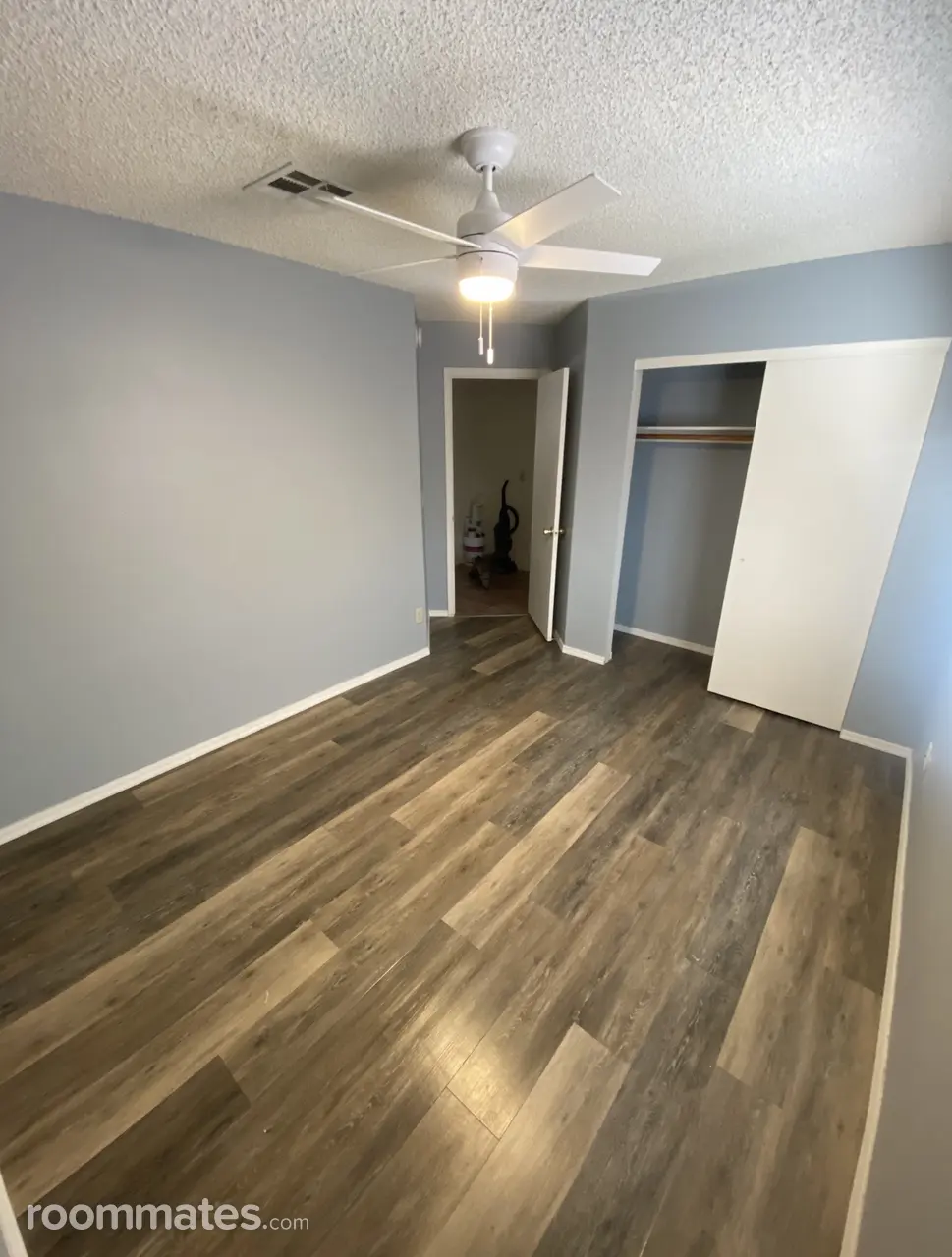 Profile photo 1 of 11