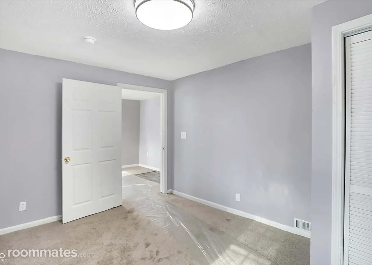 Profile photo 3 of 9