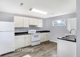 Room for rent in Columbus, IN $400, house