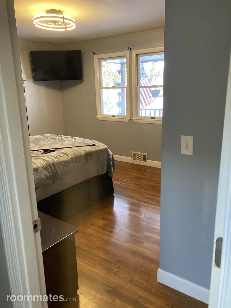 Profile photo 3 of 6