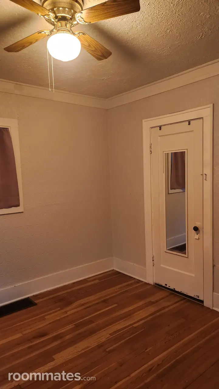 Profile photo 4 of 10