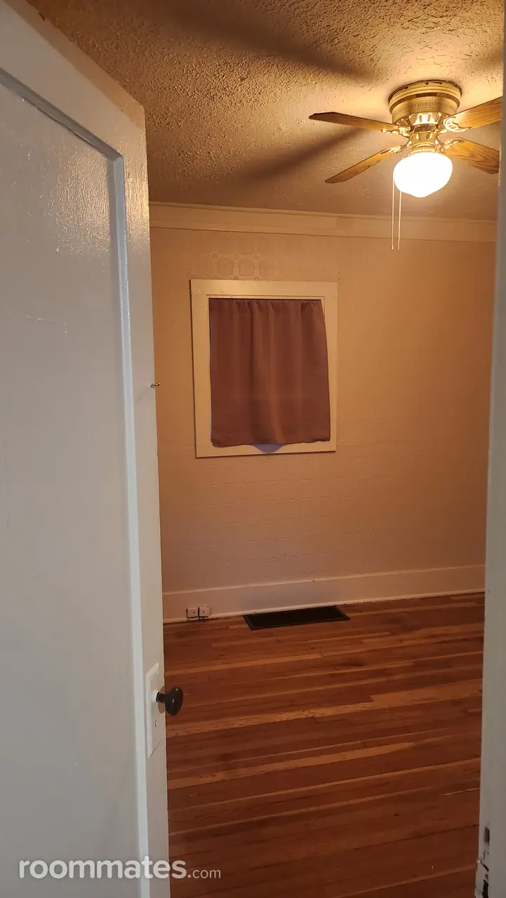 Profile photo 1 of 10