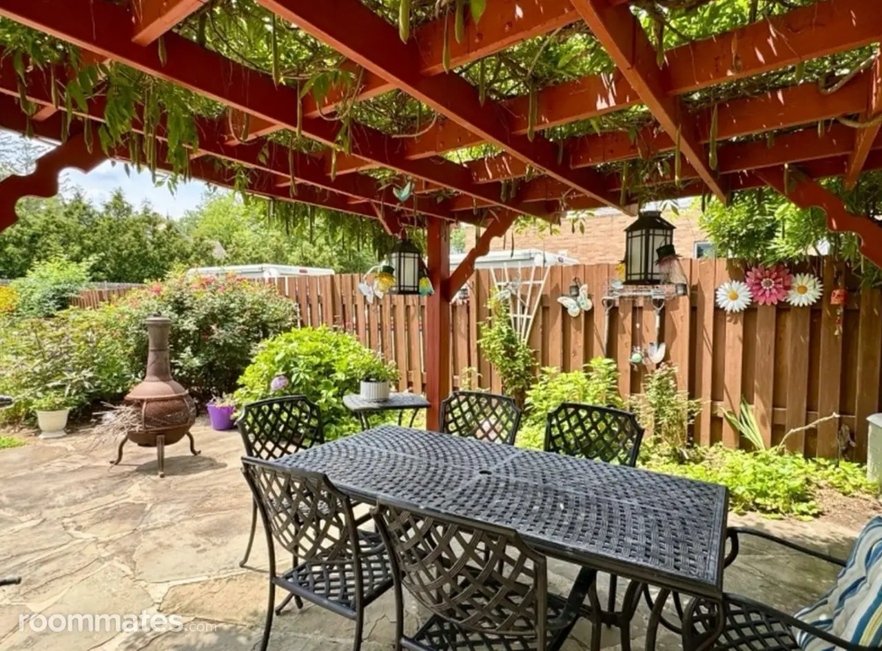 Profile photo 4 of 10