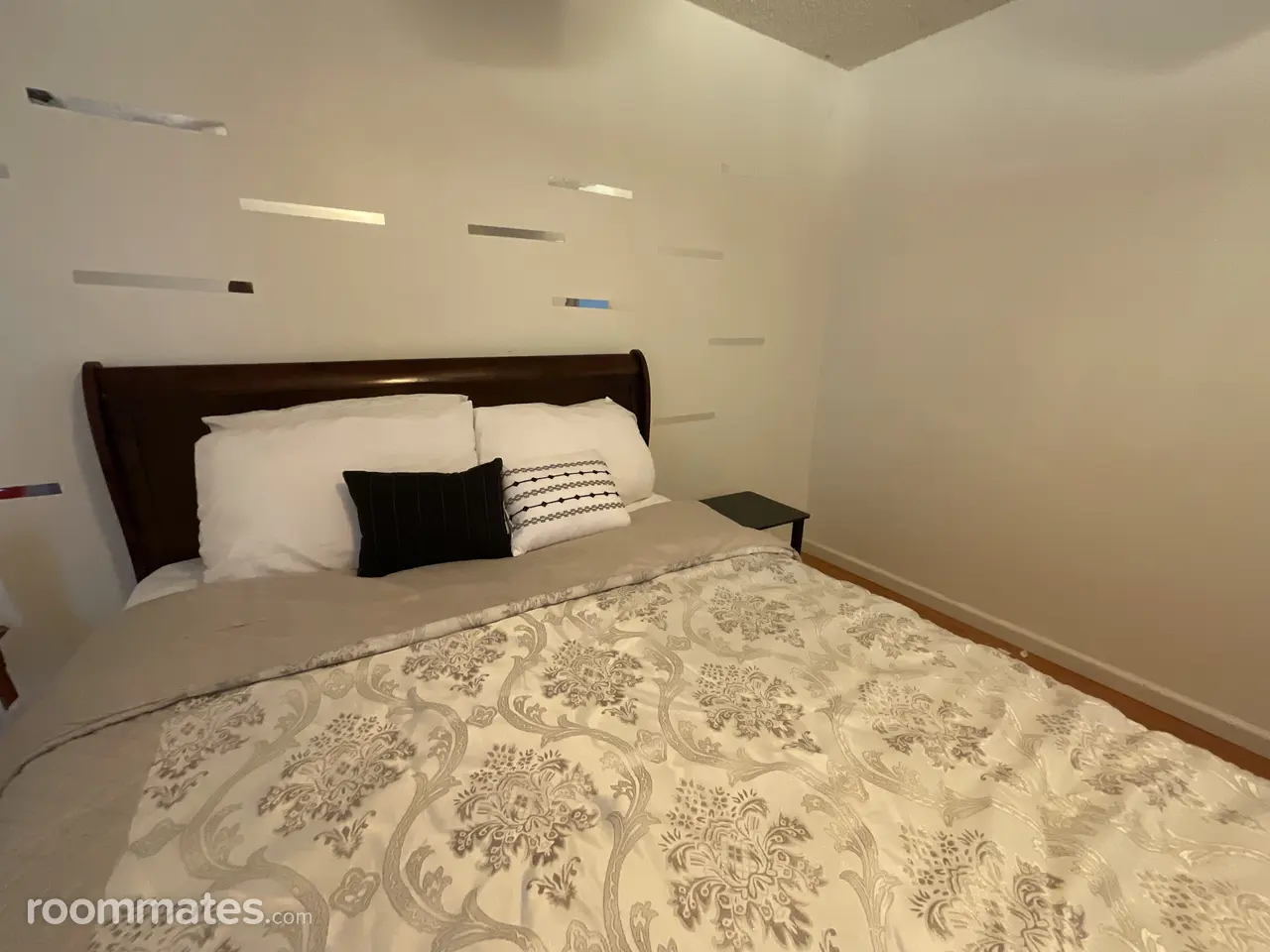 Profile photo 7 of 11