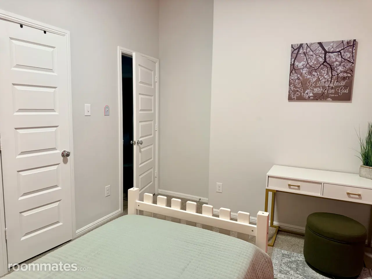 Profile photo 4 of 15