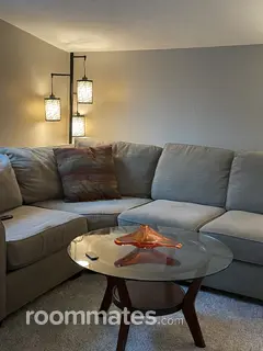 Room for rent in Bennington, NE $650, house