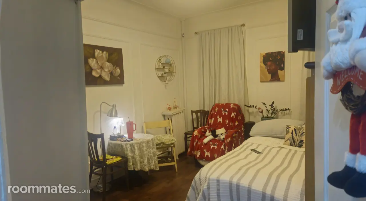 Profile photo 2 of 4